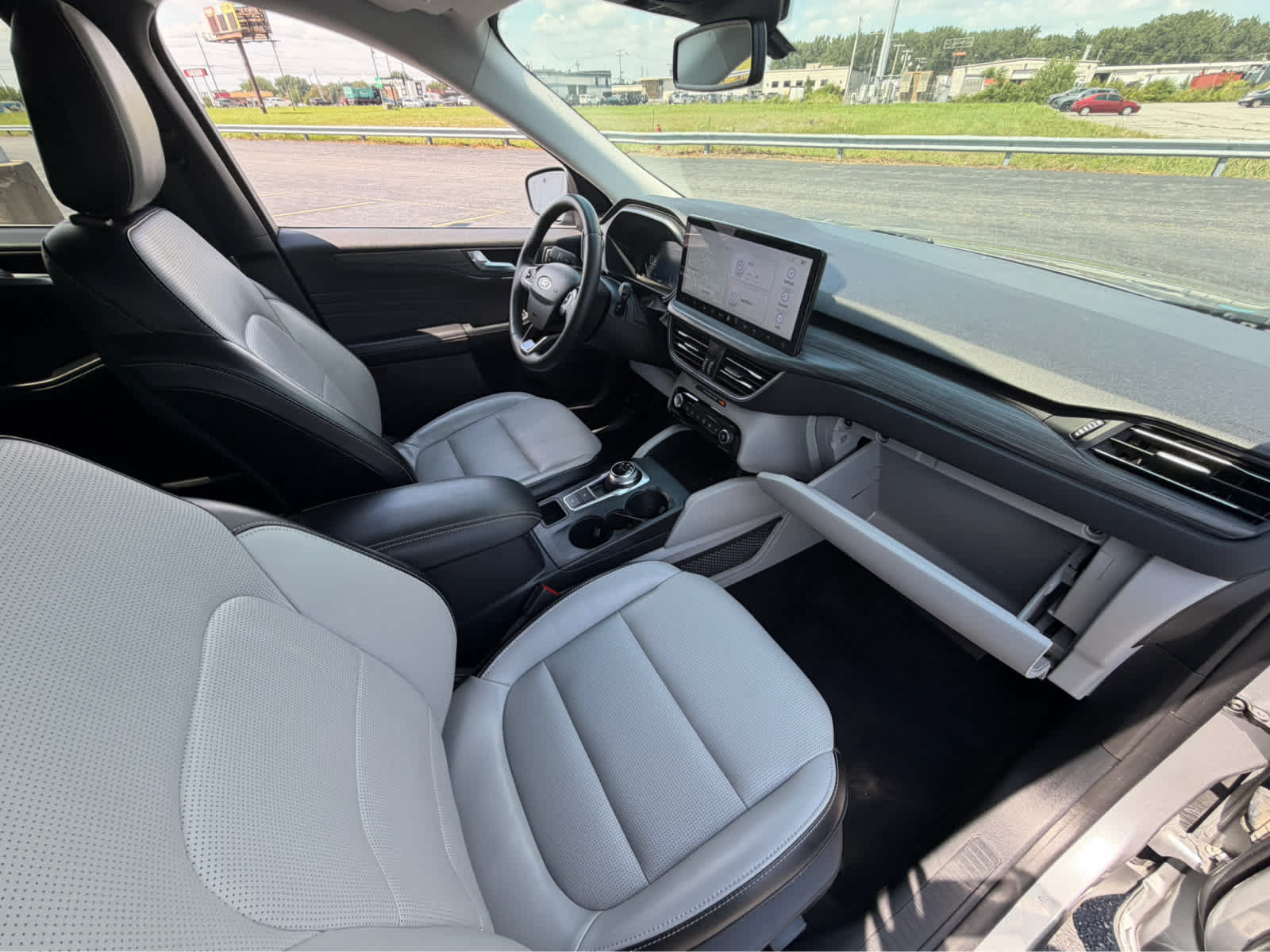 Used 2023 Ford Escape Platinum AWD/4WD image 13