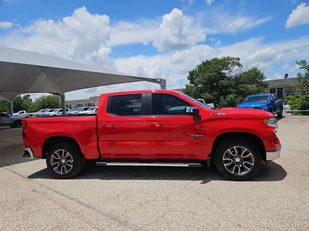 Used 2023 Chevrolet Silverado 1500 LT w/ Z71 Off-Road Package AWD/4WD image 9