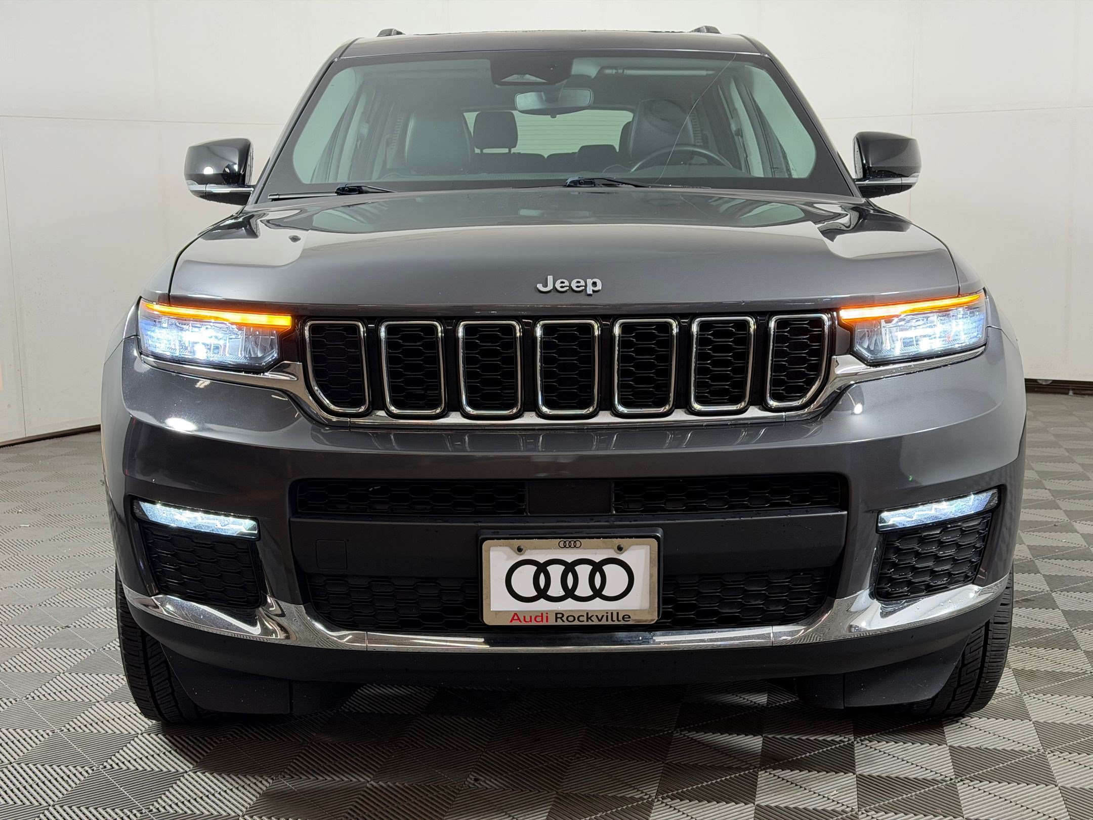 Used 2021 Jeep Grand Cherokee L Limited AWD/4WD image 6
