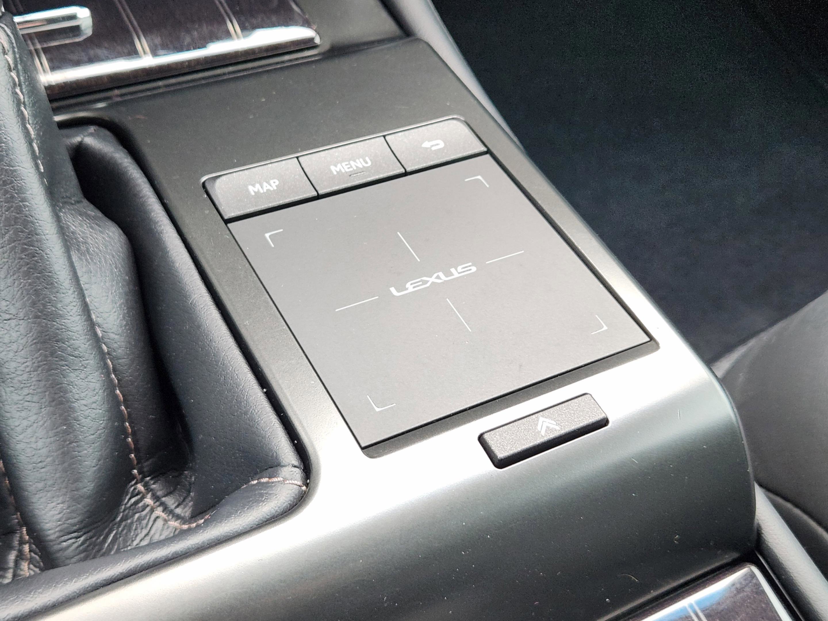 Used 2022 Lexus GX 460 Luxury w/ Sport Design Package AWD/4WD image 15