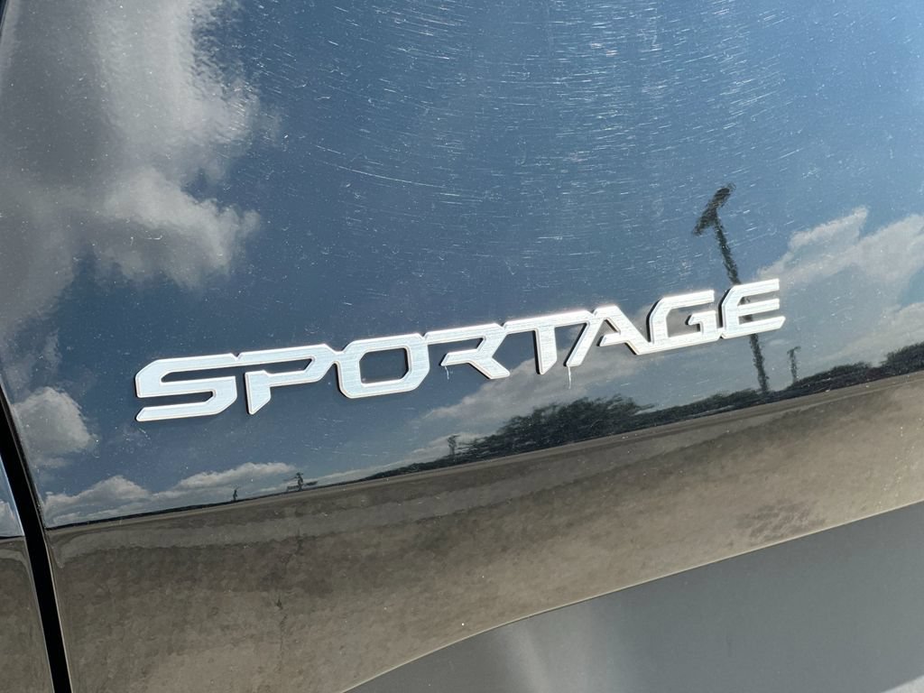 Used 2025 Kia Sportage LX AWD/4WD image 26