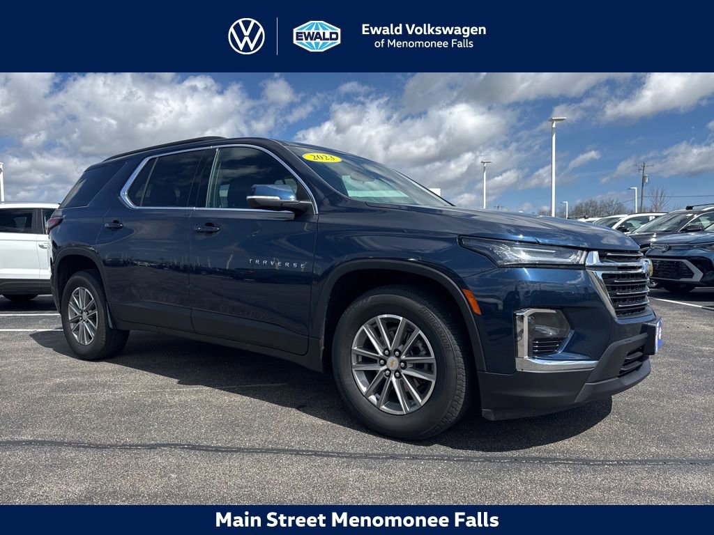 Used 2023 Chevrolet Traverse LT AWD/4WD image 1