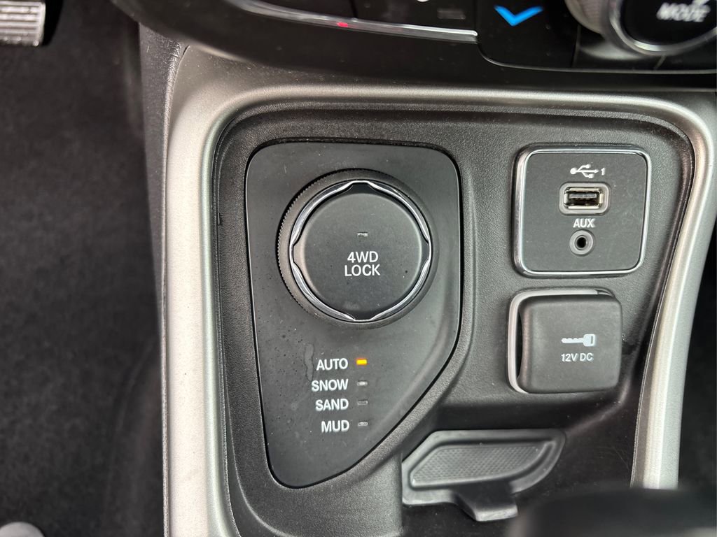 Used 2020 Jeep Compass Latitude w/ Cold Weather Group image 30