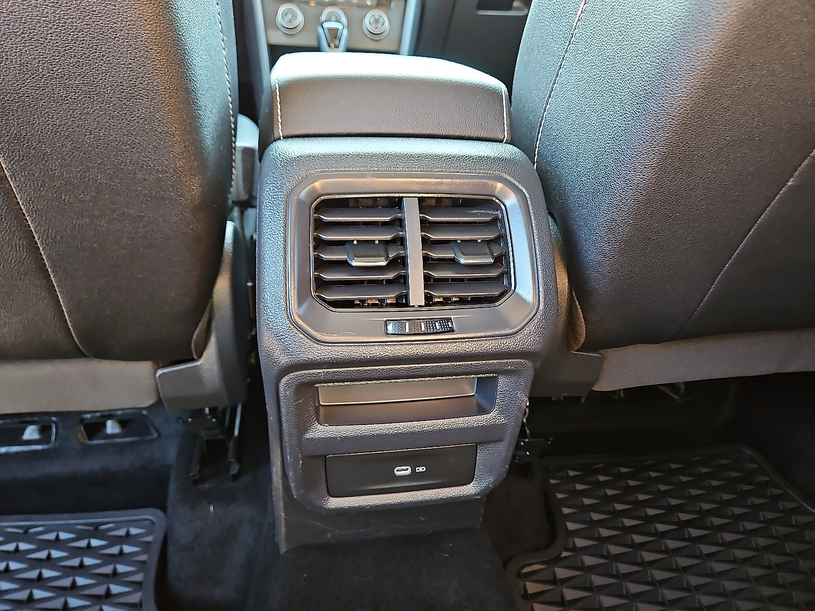 Certified 2022 Volkswagen Taos SE image 8