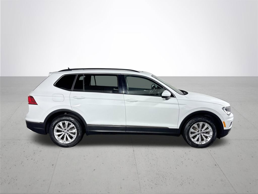 Used 2018 Volkswagen Tiguan SE w/ Panoramic Sunroof Package image 5