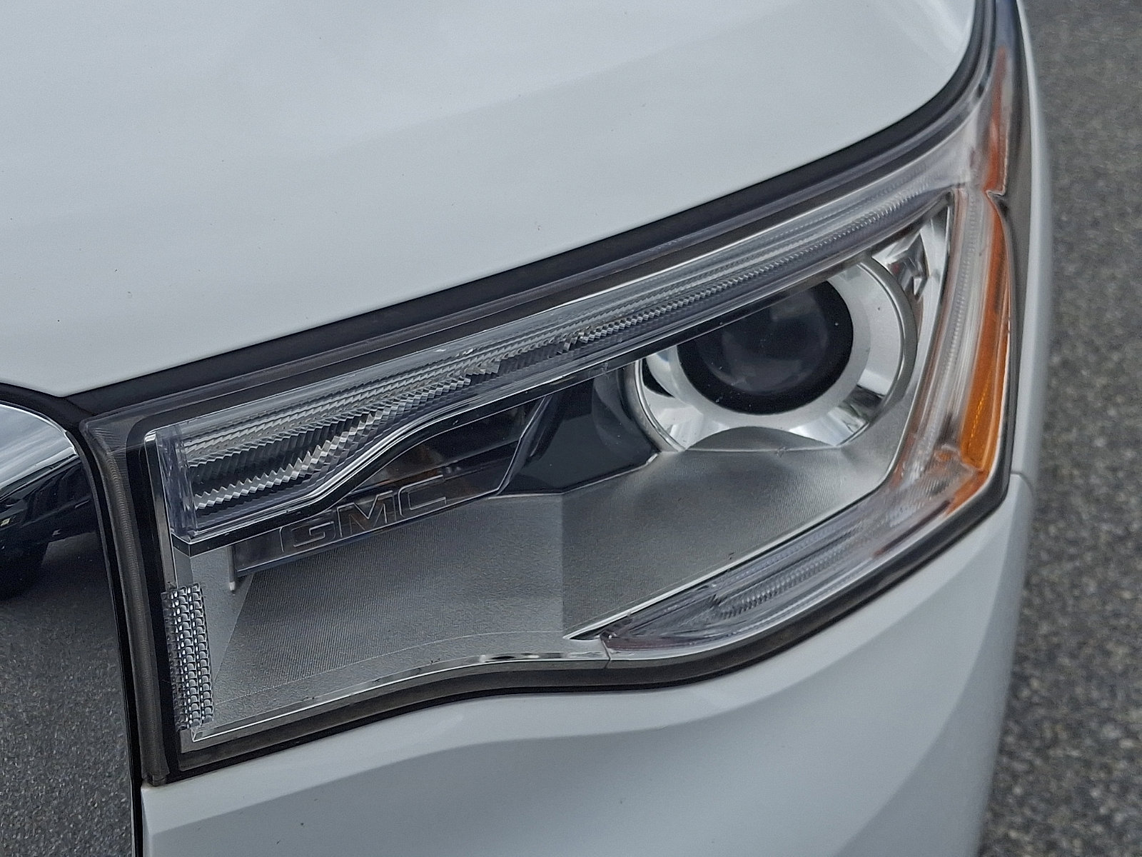 Used 2019 GMC Acadia SLE FWD image 10