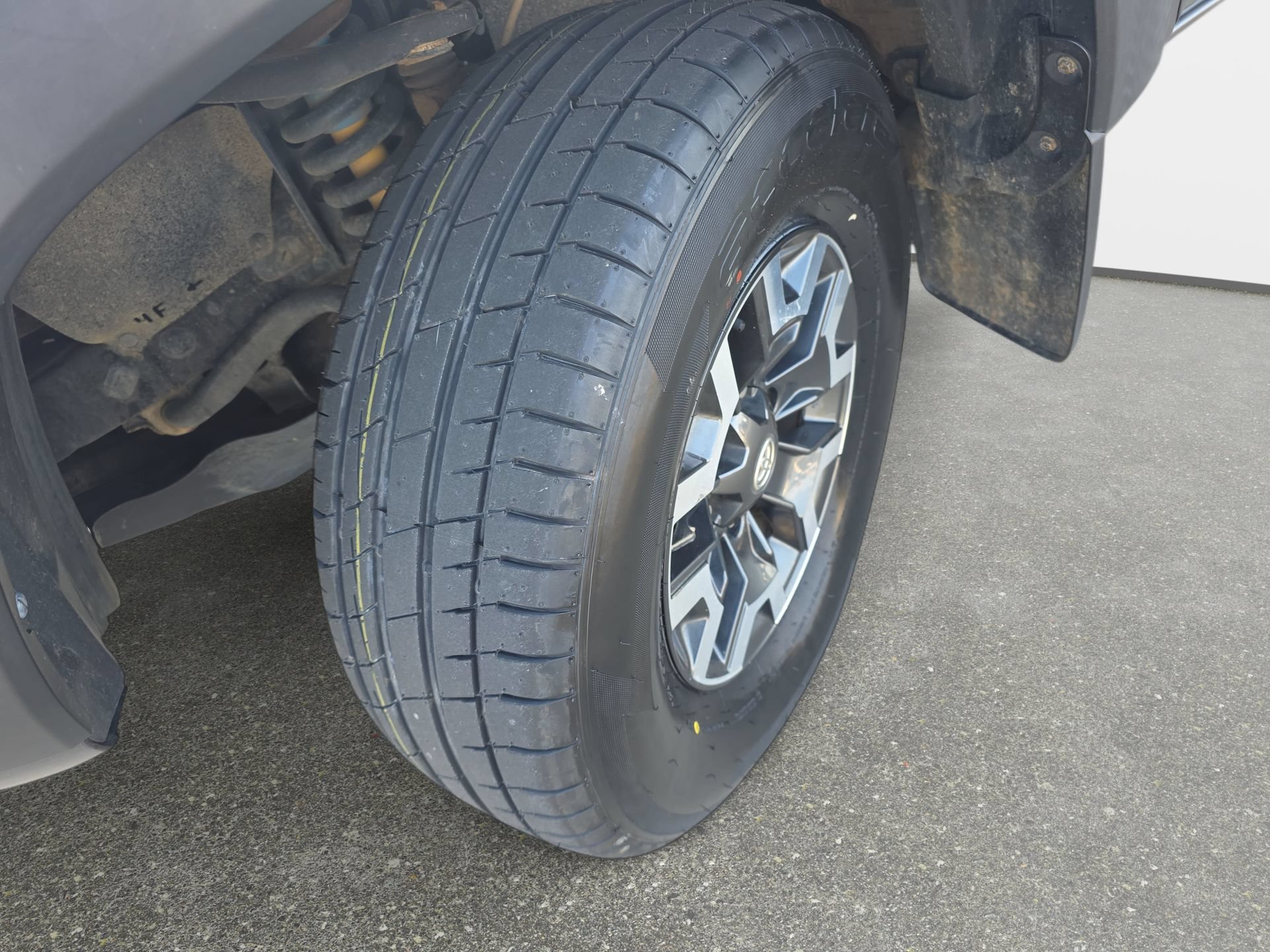 Used 2019 Toyota Tacoma TRD Off-Road w/ Technology Package AWD/4WD image 31