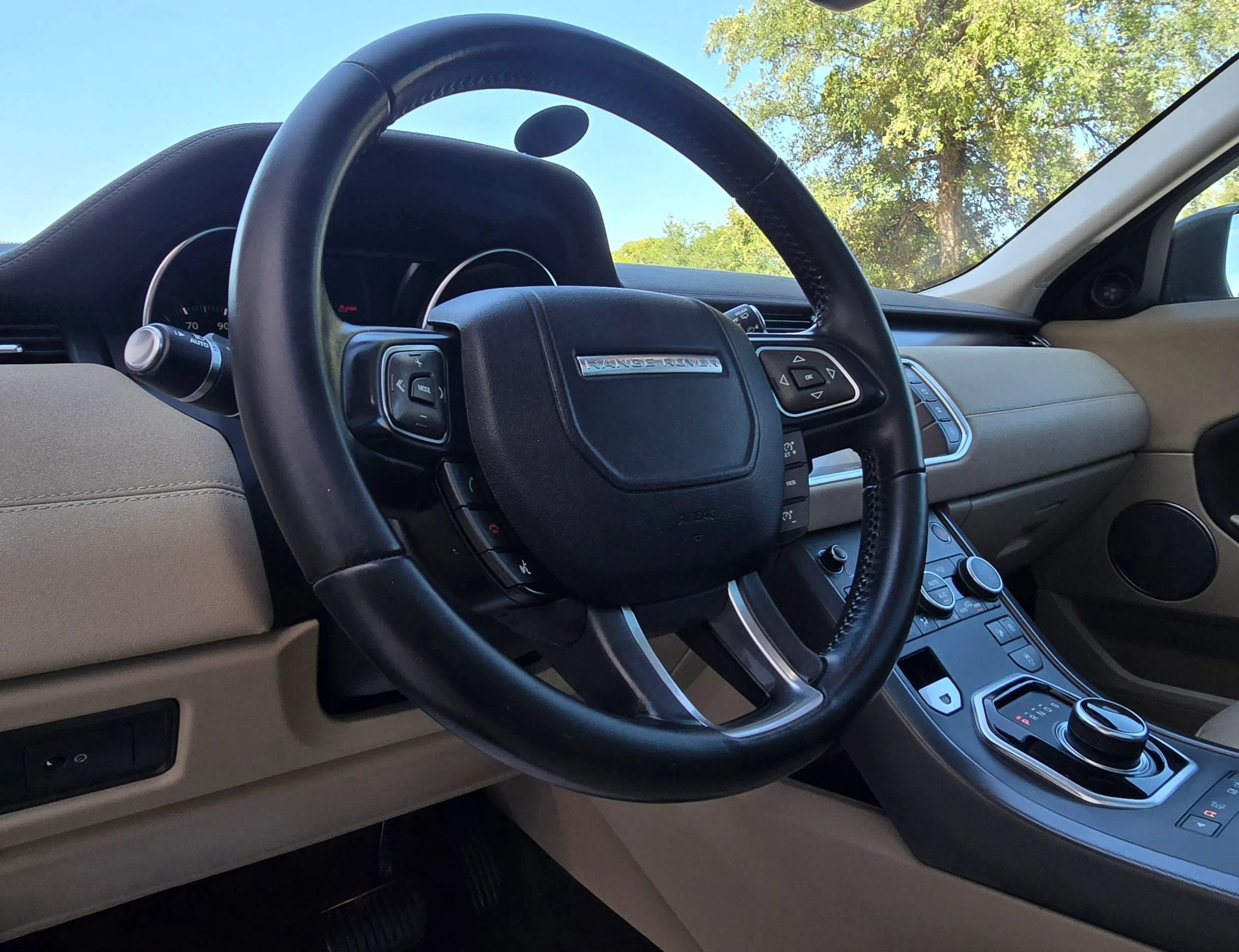 Used 2018 Land Rover Range Rover Evoque SE Premium AWD/4WD image 25