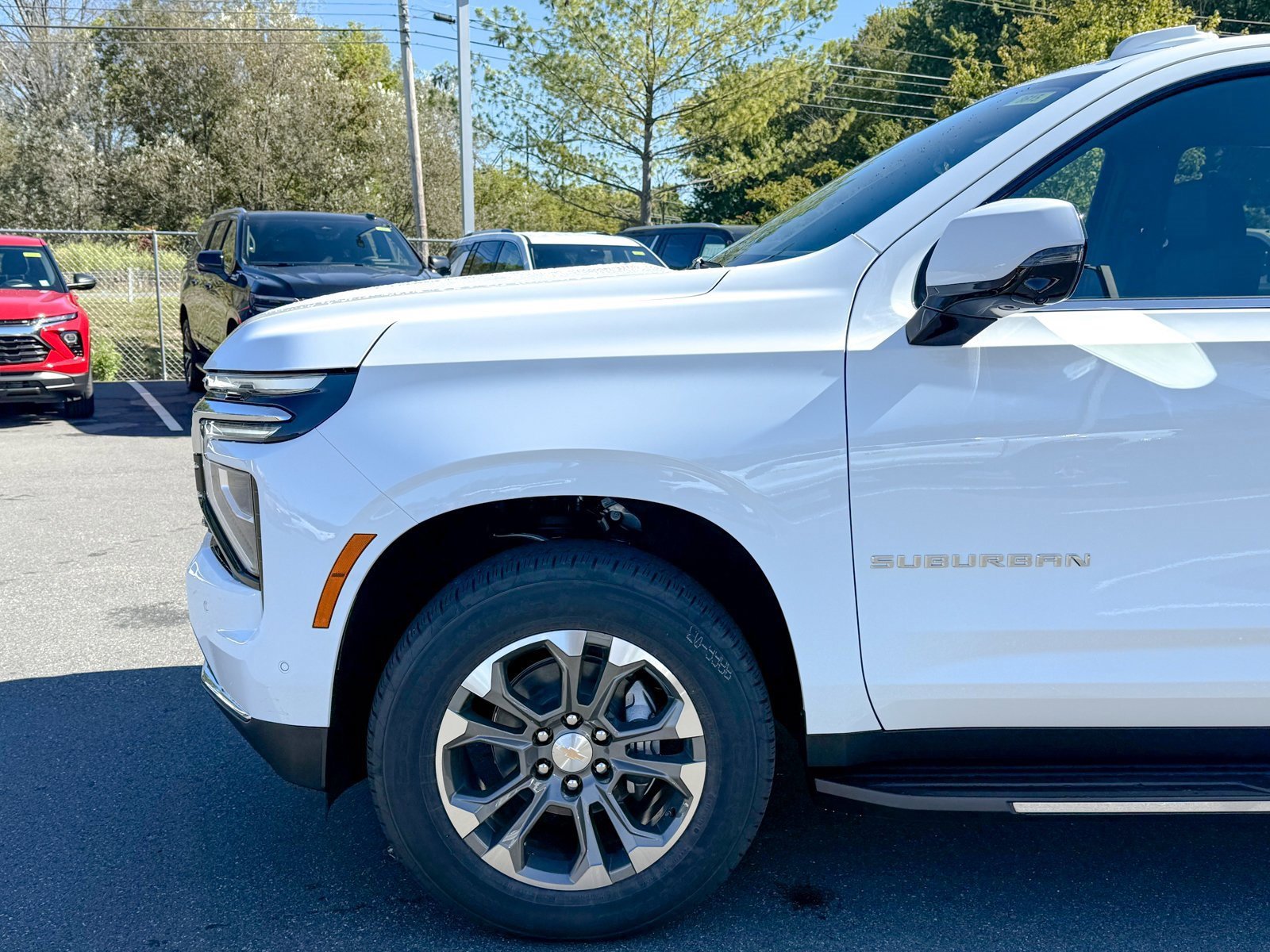 New 2026 Chevrolet Suburban LT image 17