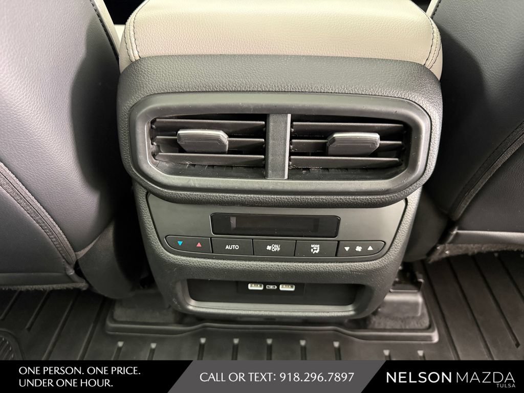 Used 2023 Honda Pilot Touring image 45