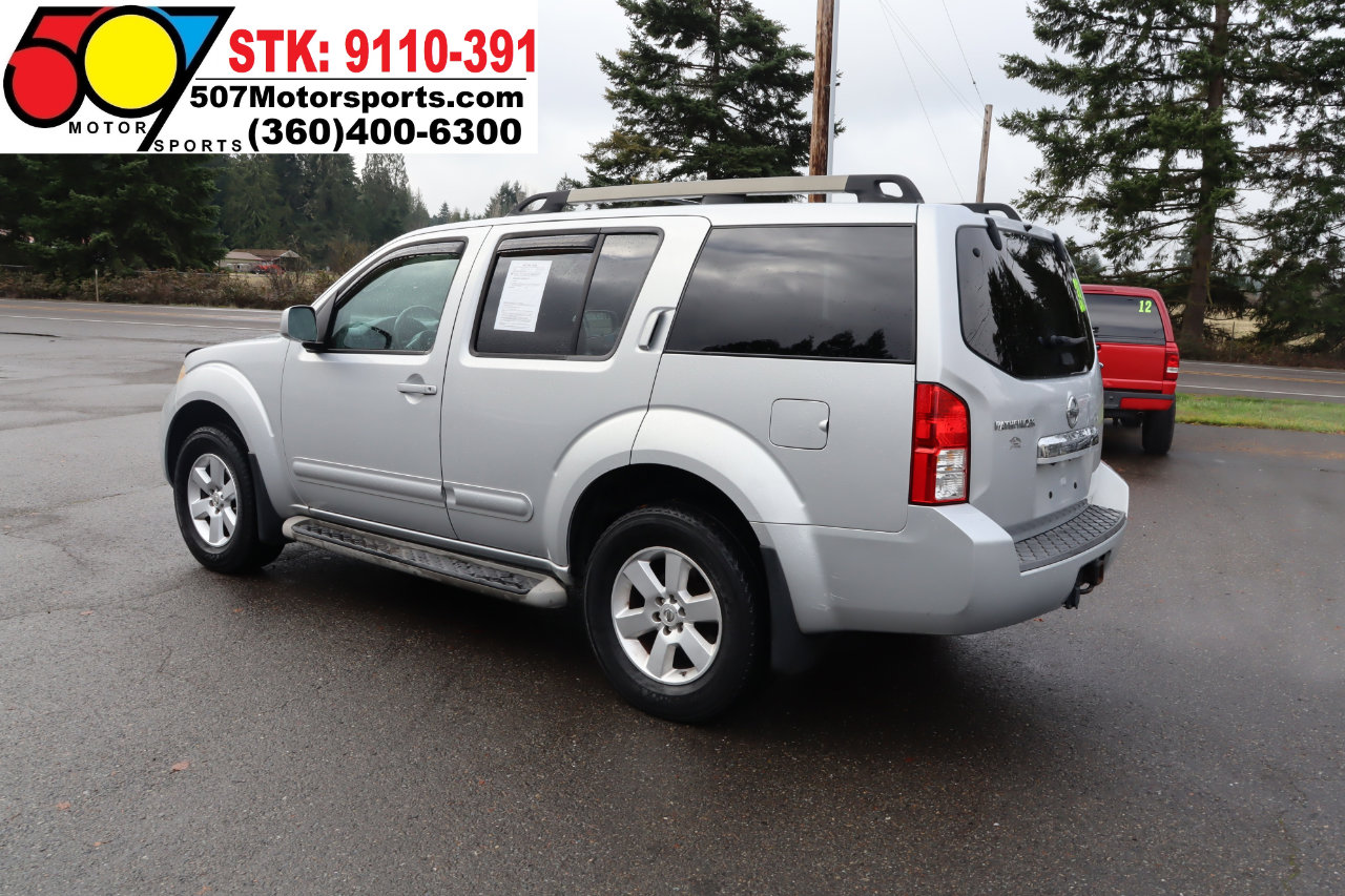 Used 2011 Nissan Pathfinder SV image 5