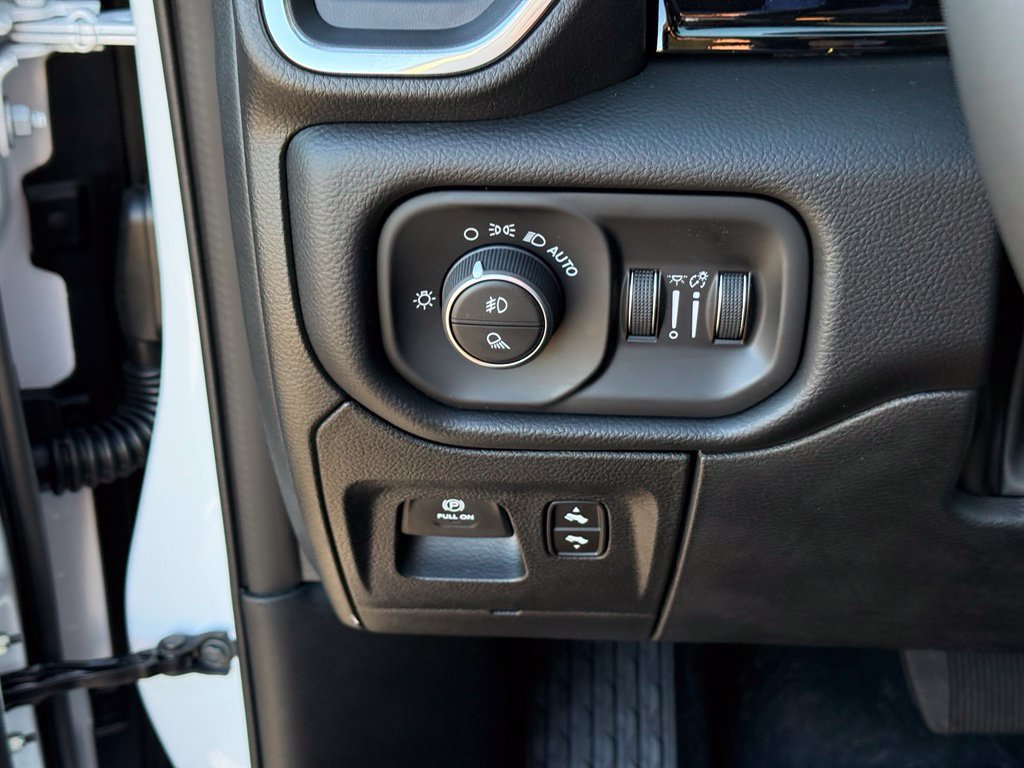 New 2026 RAM 1500 Laramie w/ Night Edition AWD/4WD image 18