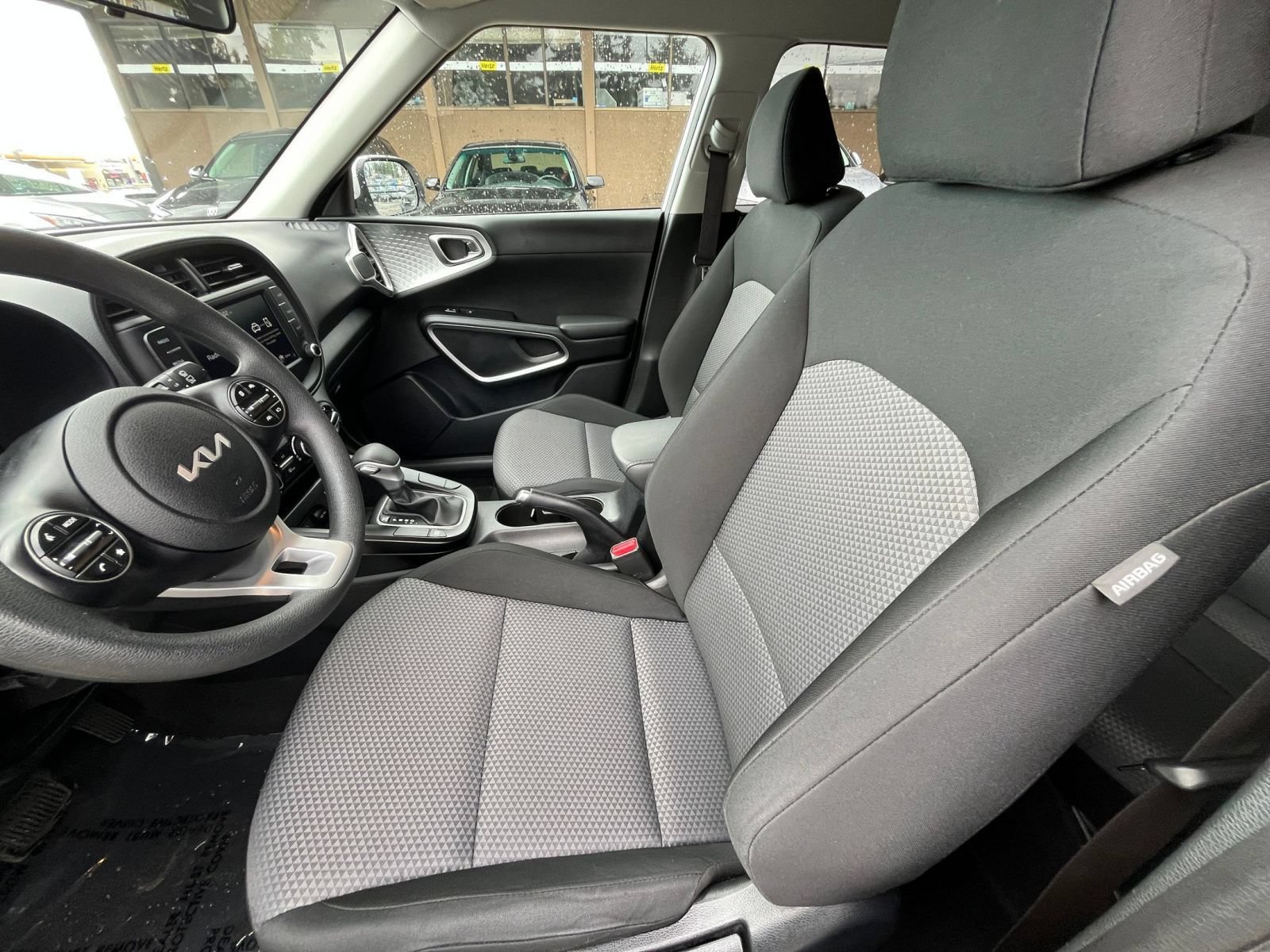Used 2025 Kia Soul LX w/ LX Technology Package FWD image 26