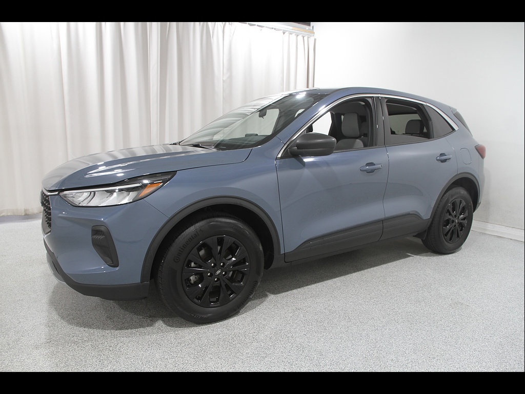 Used 2023 Ford Escape Active AWD/4WD image 3
