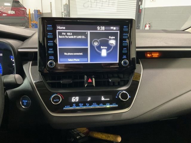 Used 2022 Toyota Corolla LE FWD image 16