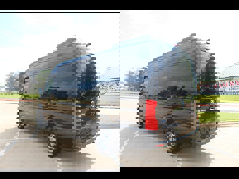 Used 2025 Mercedes-Benz Sprinter 2500 image 2