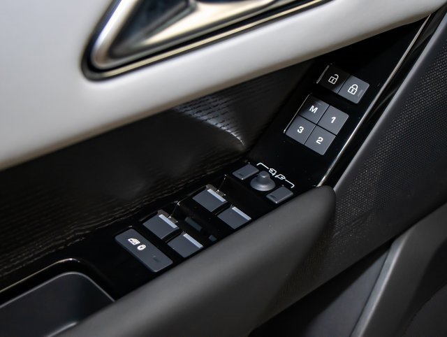 New 2026 Land Rover Range Rover Velar Dynamic SE image 13