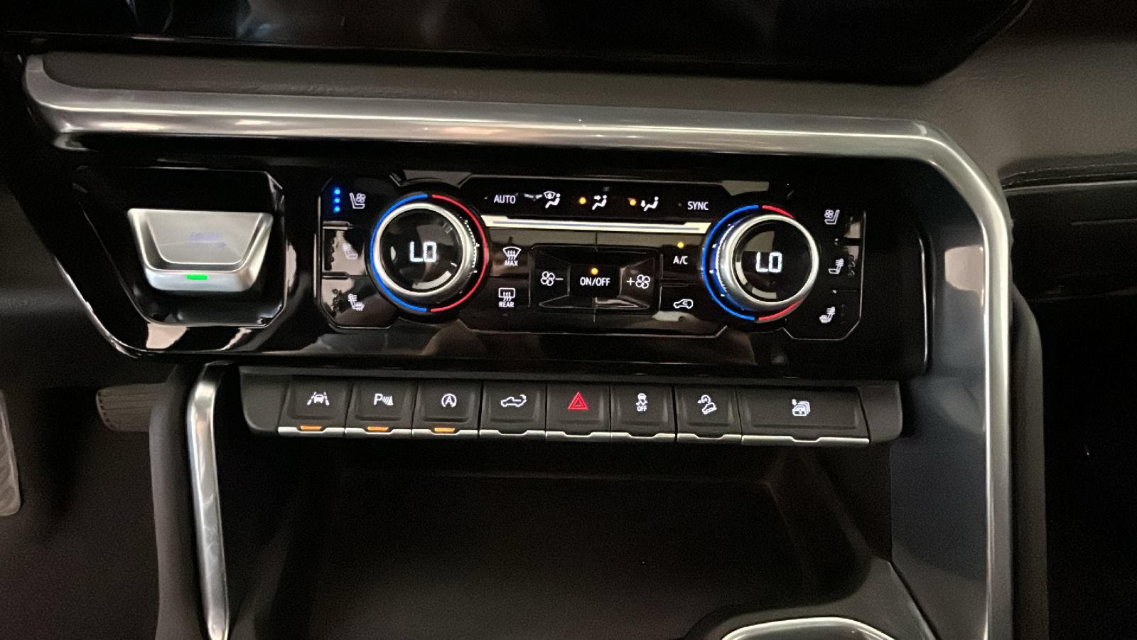 Used 2022 GMC Sierra 1500 Denali AWD/4WD image 26