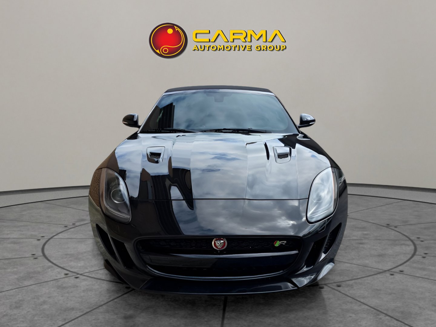 Used 2016 Jaguar F-TYPE R image 8