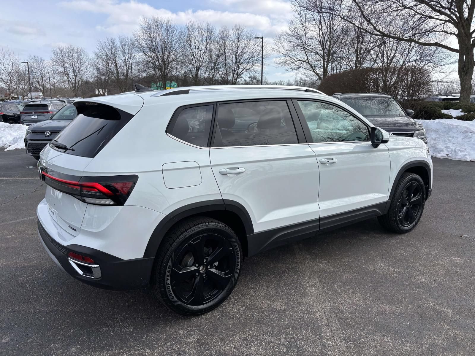 New 2026 Volkswagen Taos SEL AWD/4WD image 7