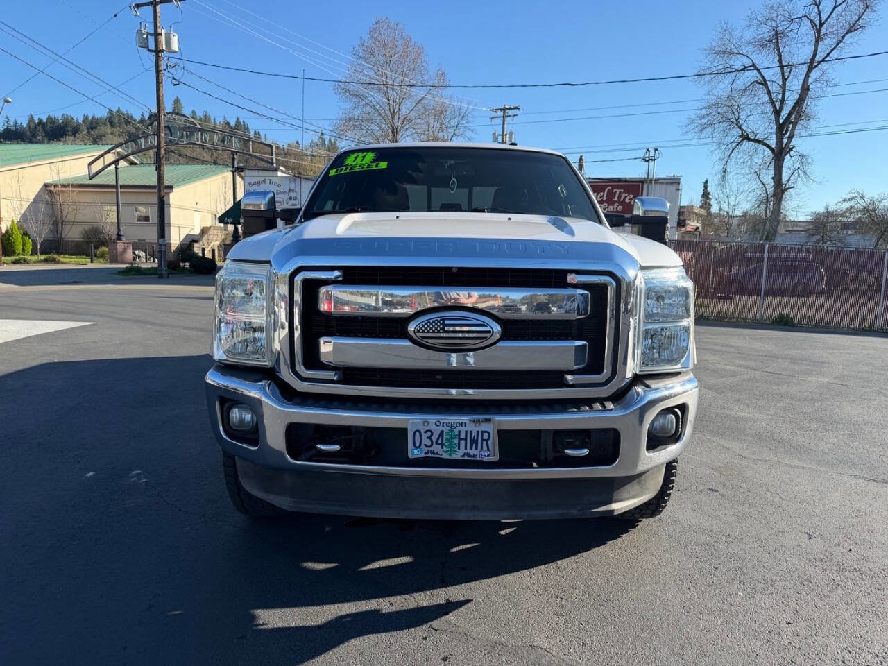 Used 2011 Ford F350 Lariat w/ Chrome Pkg image 3