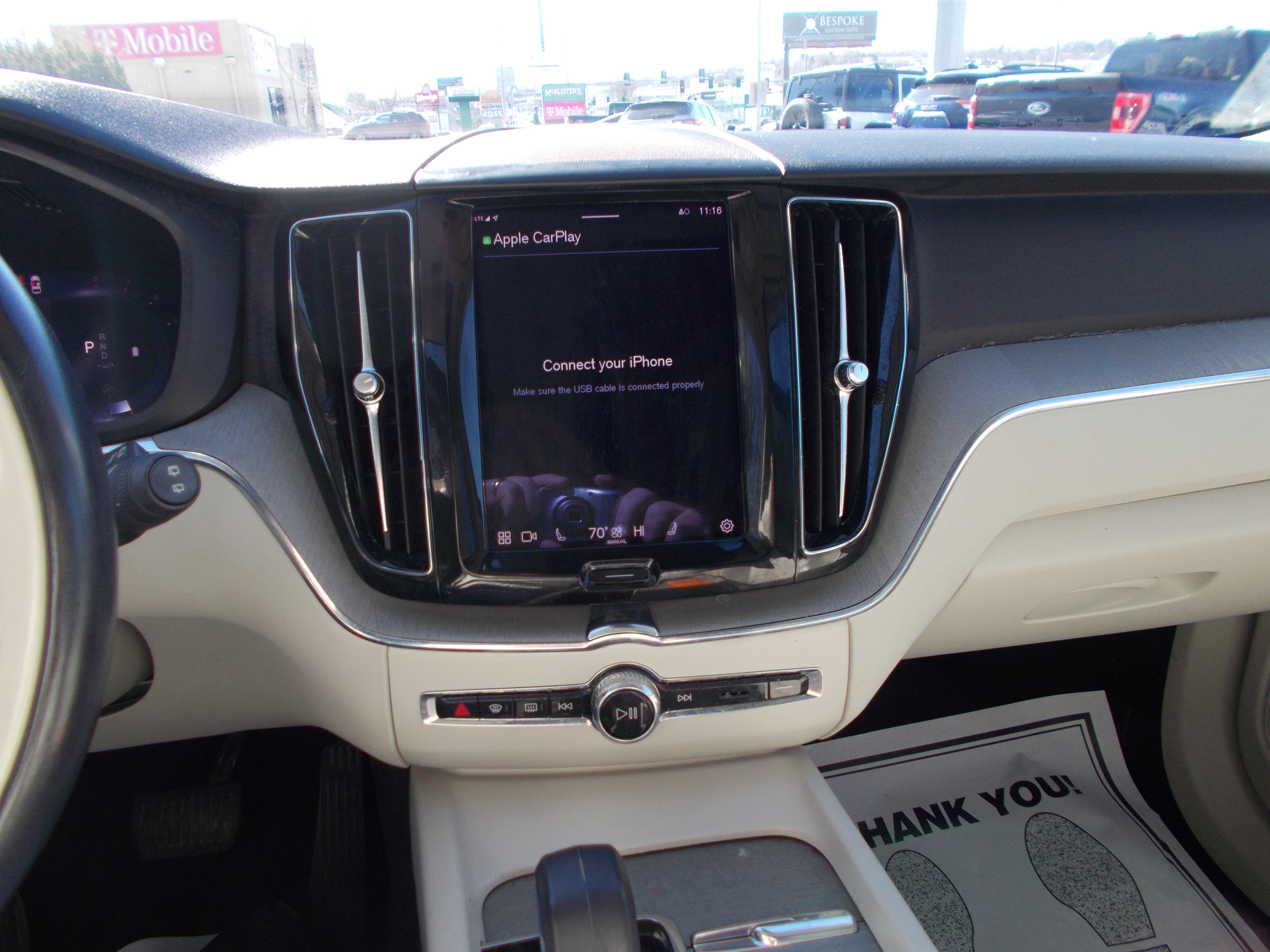 Used 2023 Volvo XC60 B5 Plus image 15