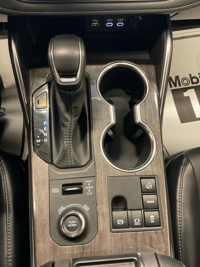 Used 2023 Toyota Highlander Limited image 27