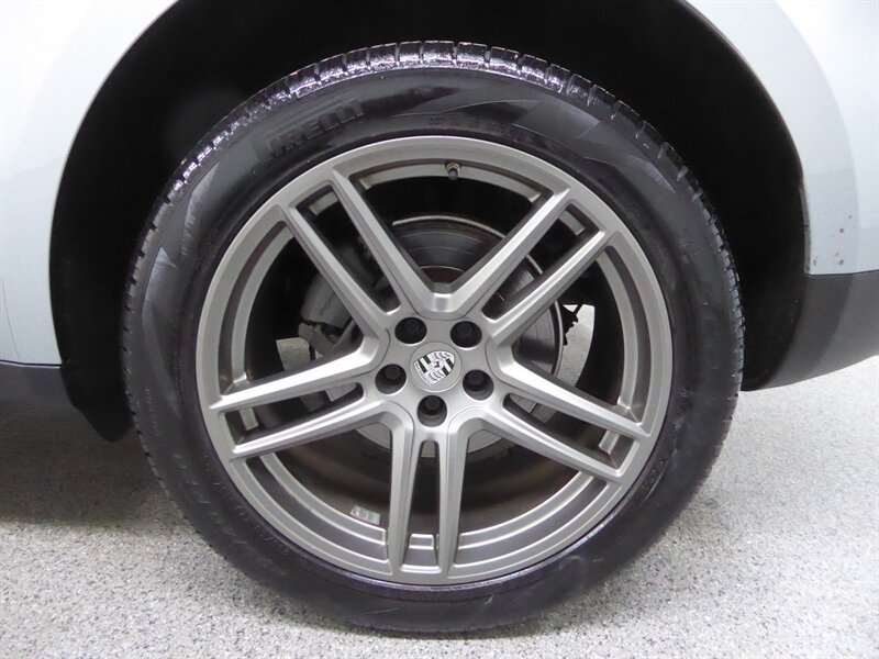 Used 2021 Porsche Macan S AWD/4WD image 34