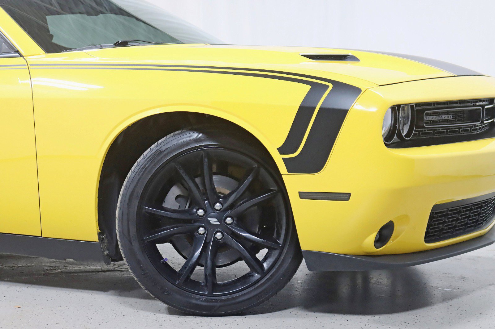 Used 2018 Dodge Challenger SXT Plus image 5