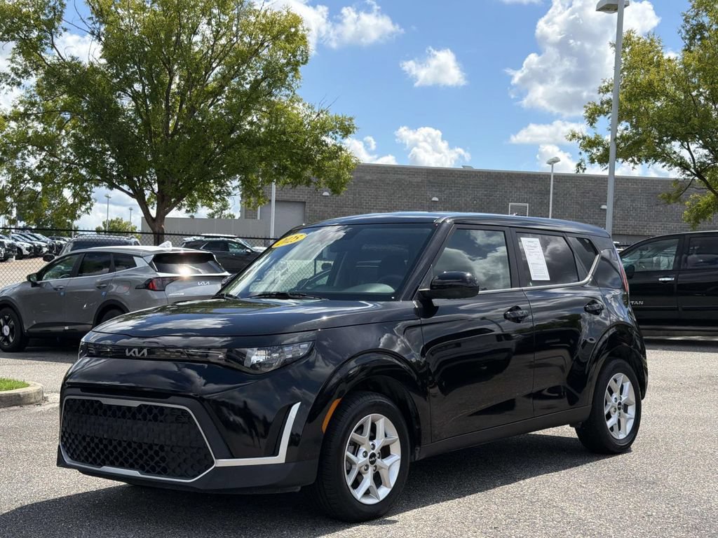 Used 2025 Kia Soul LX w/ LX Technology Package FWD image 33