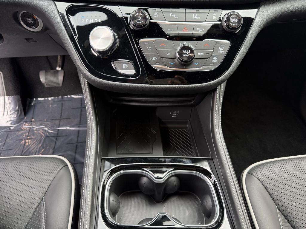 New 2026 Chrysler Pacifica Limited w/ S Appearance Package image 31