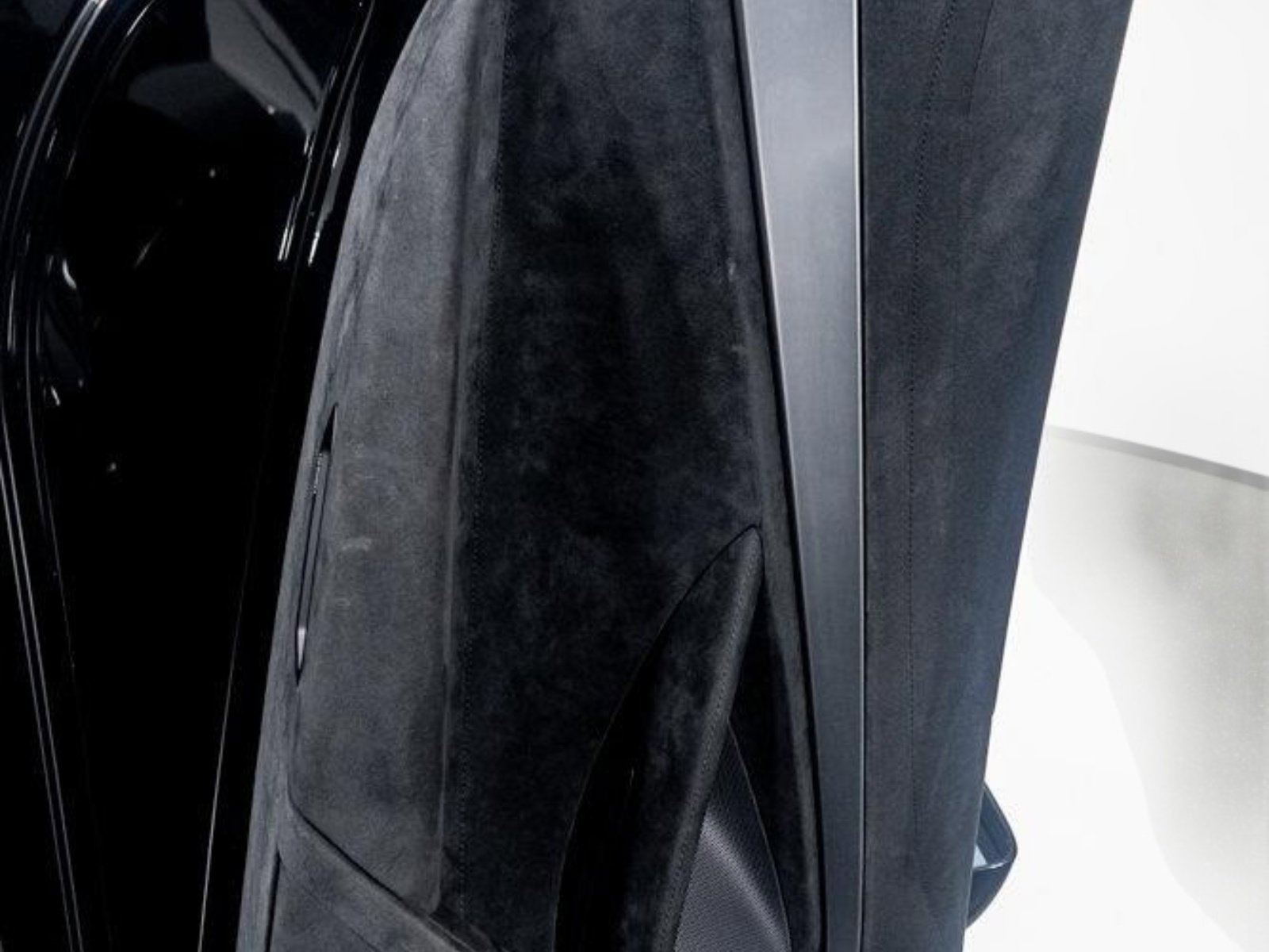 Used 2024 McLaren 750S Spider image 32