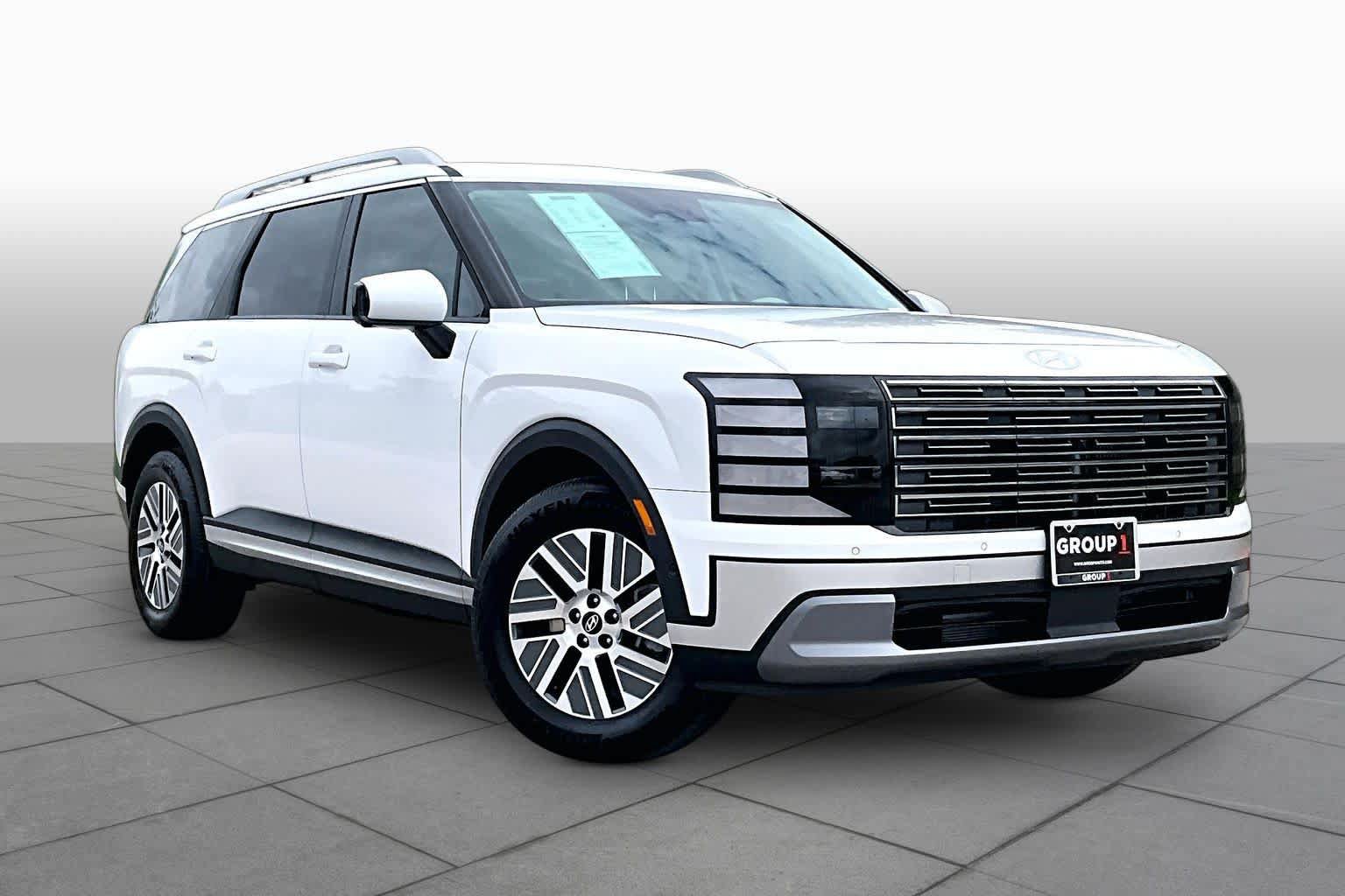Used 2026 Hyundai Palisade SEL Premium FWD image 3