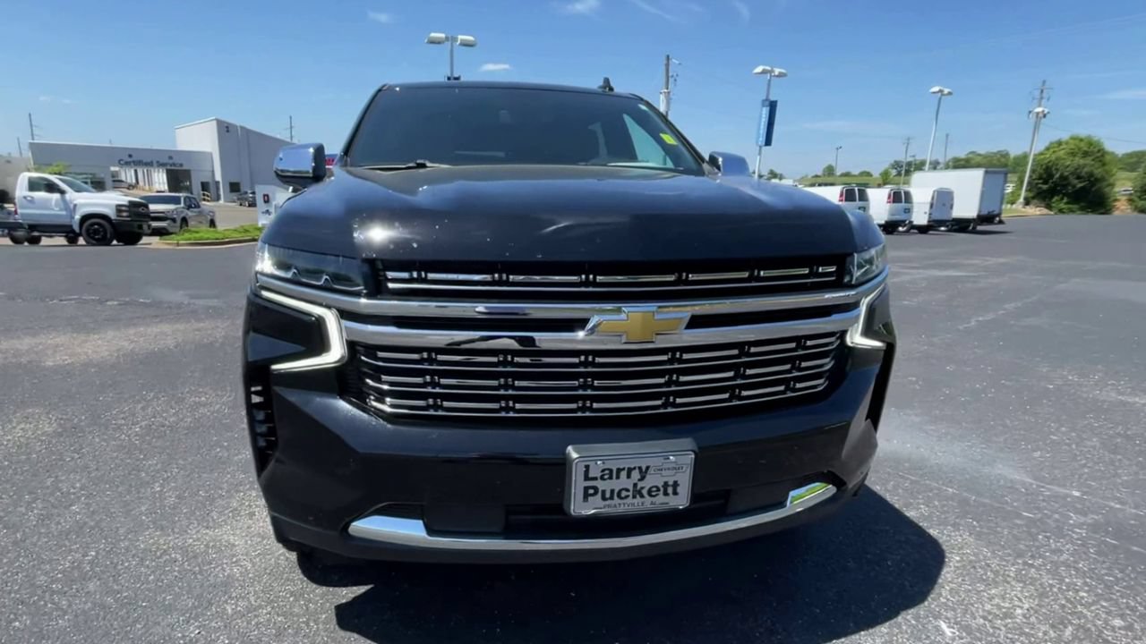 Used 2024 Chevrolet Tahoe Premier AWD/4WD image 3