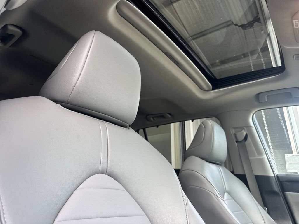 Used 2023 Toyota Highlander XLE FWD image 17