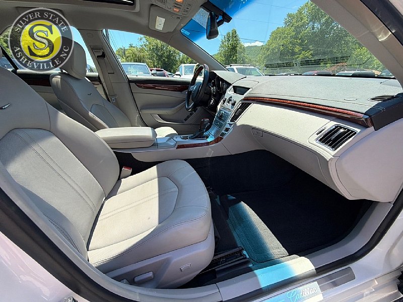 Used 2010 Cadillac CTS Performance w/ Performance Luxury Package RWD image 15