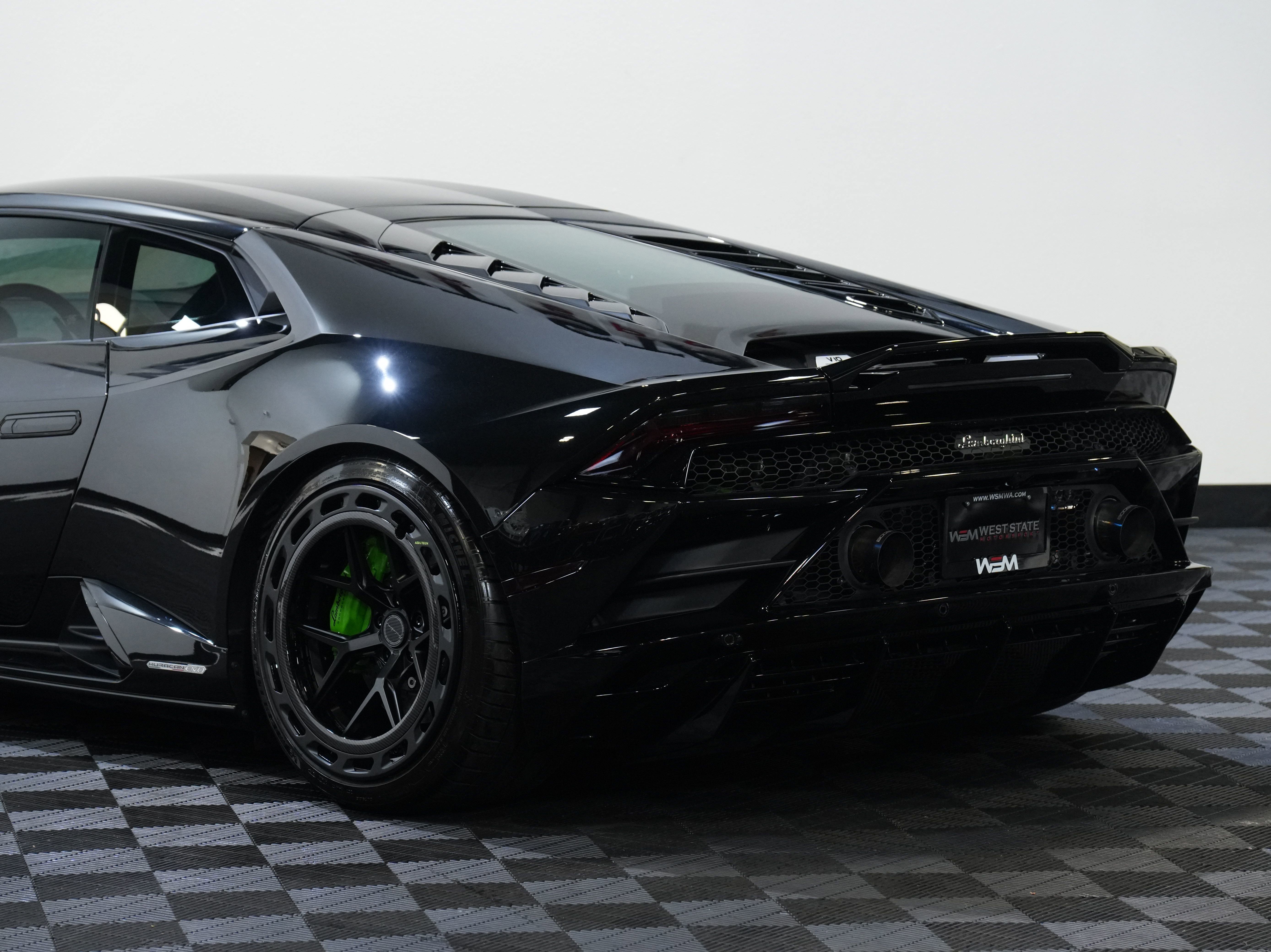Used 2021 Lamborghini Huracan EVO image 17
