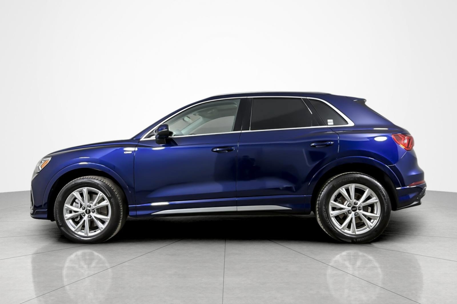 Used 2025 Audi Q3 2.0T Premium Plus AWD/4WD image 2