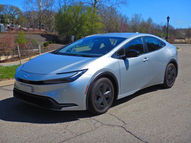 Used 2024 Toyota Prius LE image 1