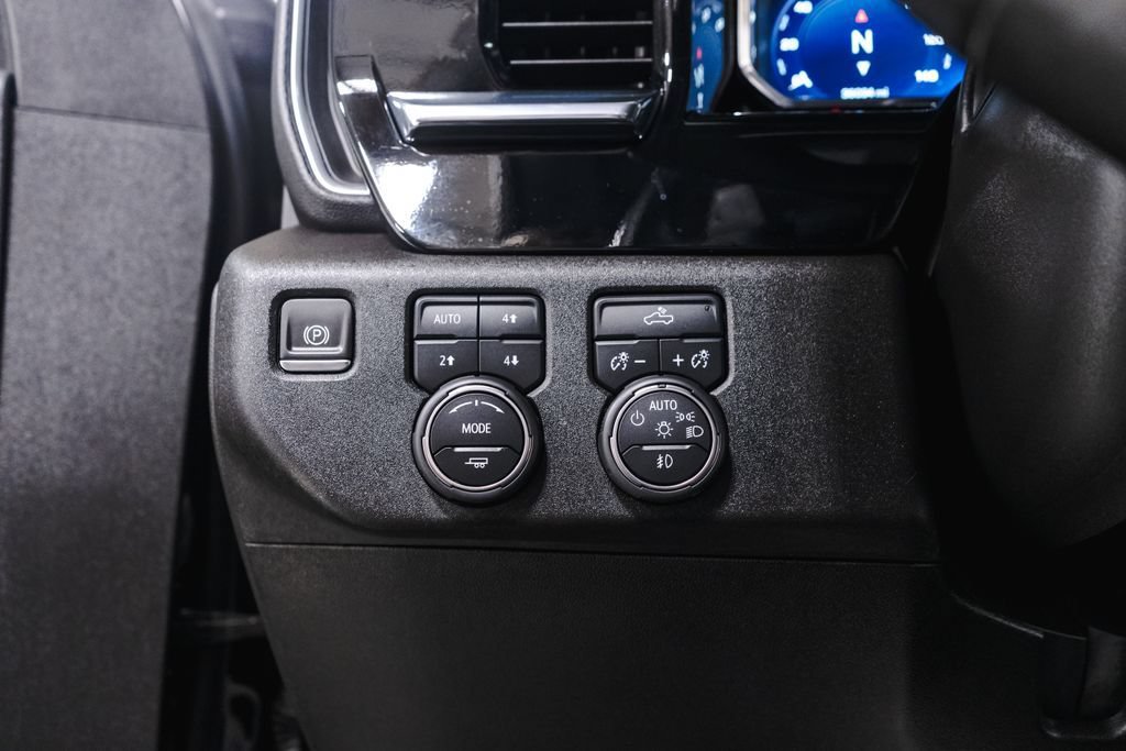 Used 2024 Chevrolet Silverado 1500 RST AWD/4WD image 19