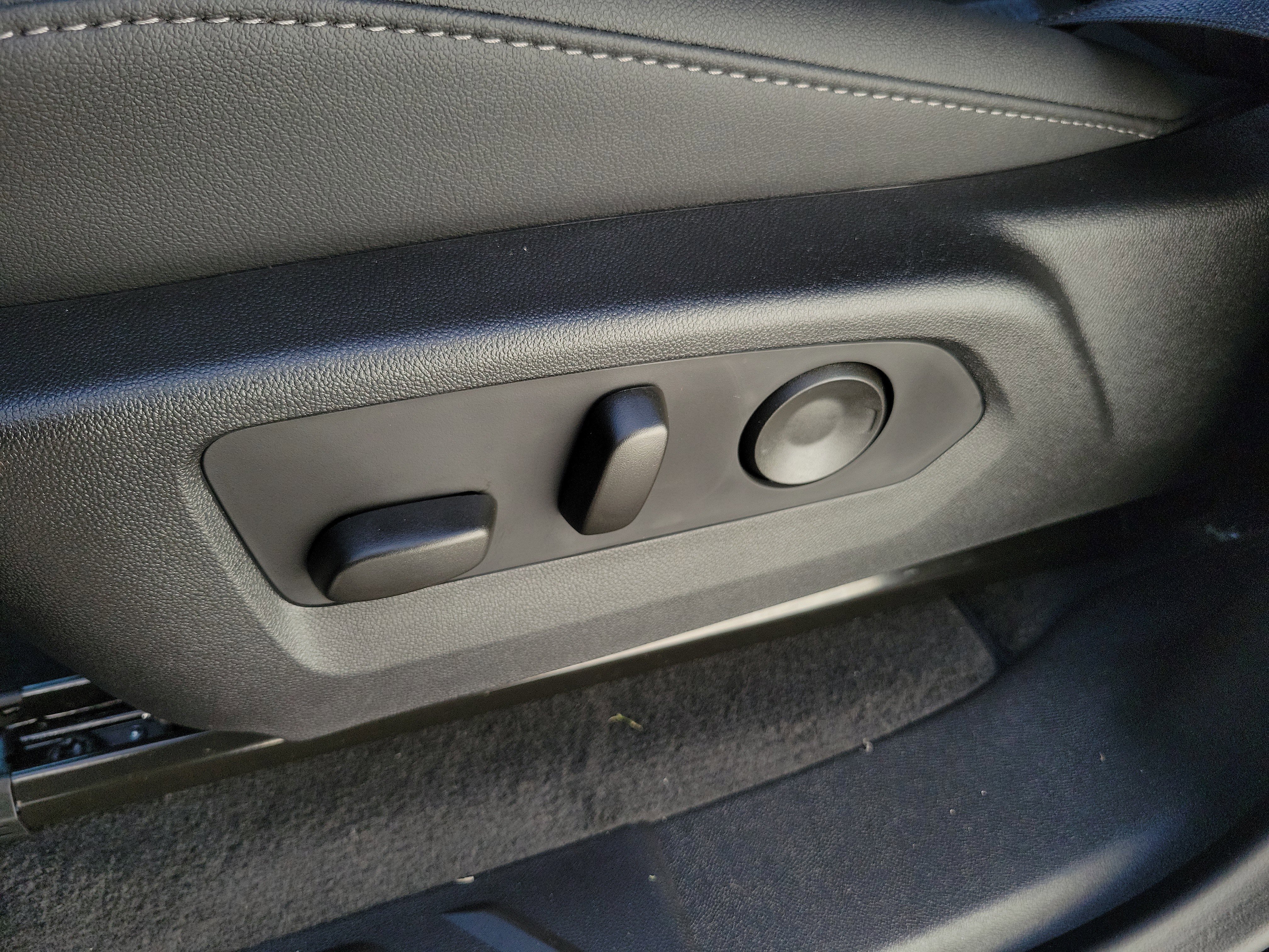 New 2026 GMC Canyon Elevation w/ Convenience Package image 22