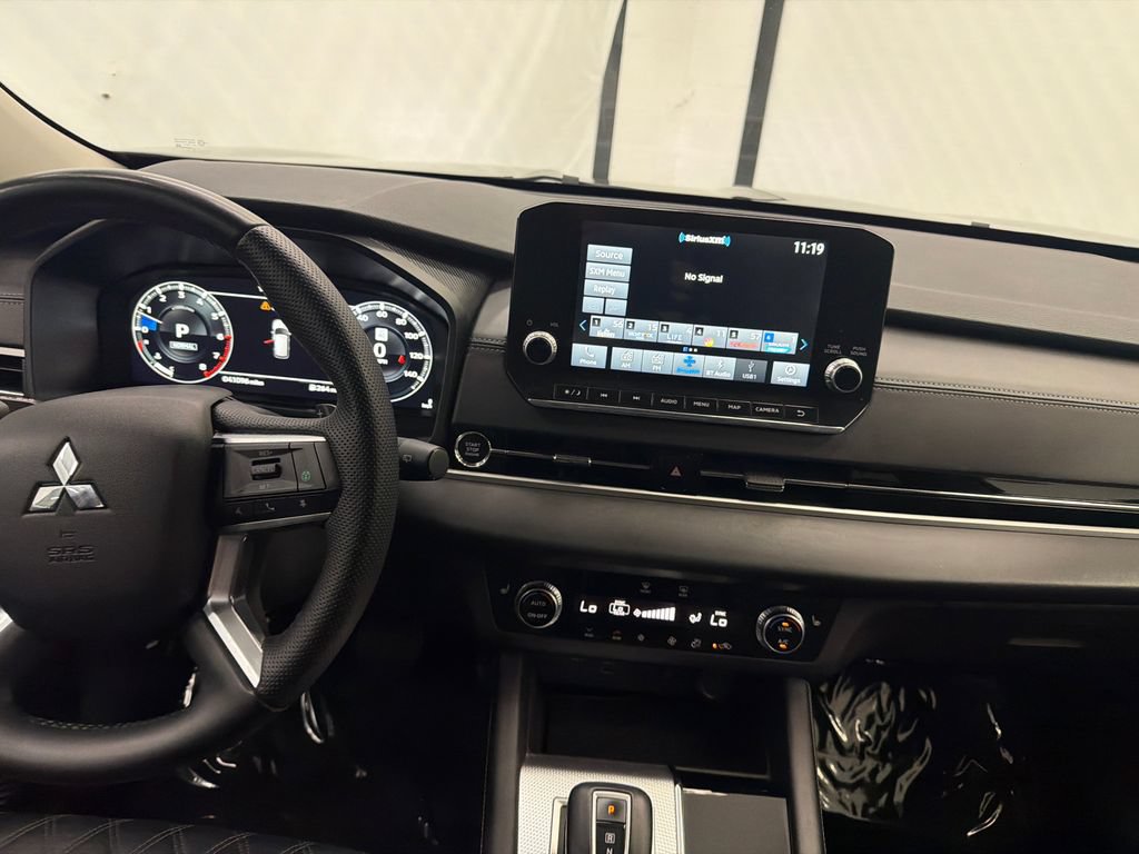 Used 2024 Mitsubishi Outlander SEL FWD image 29