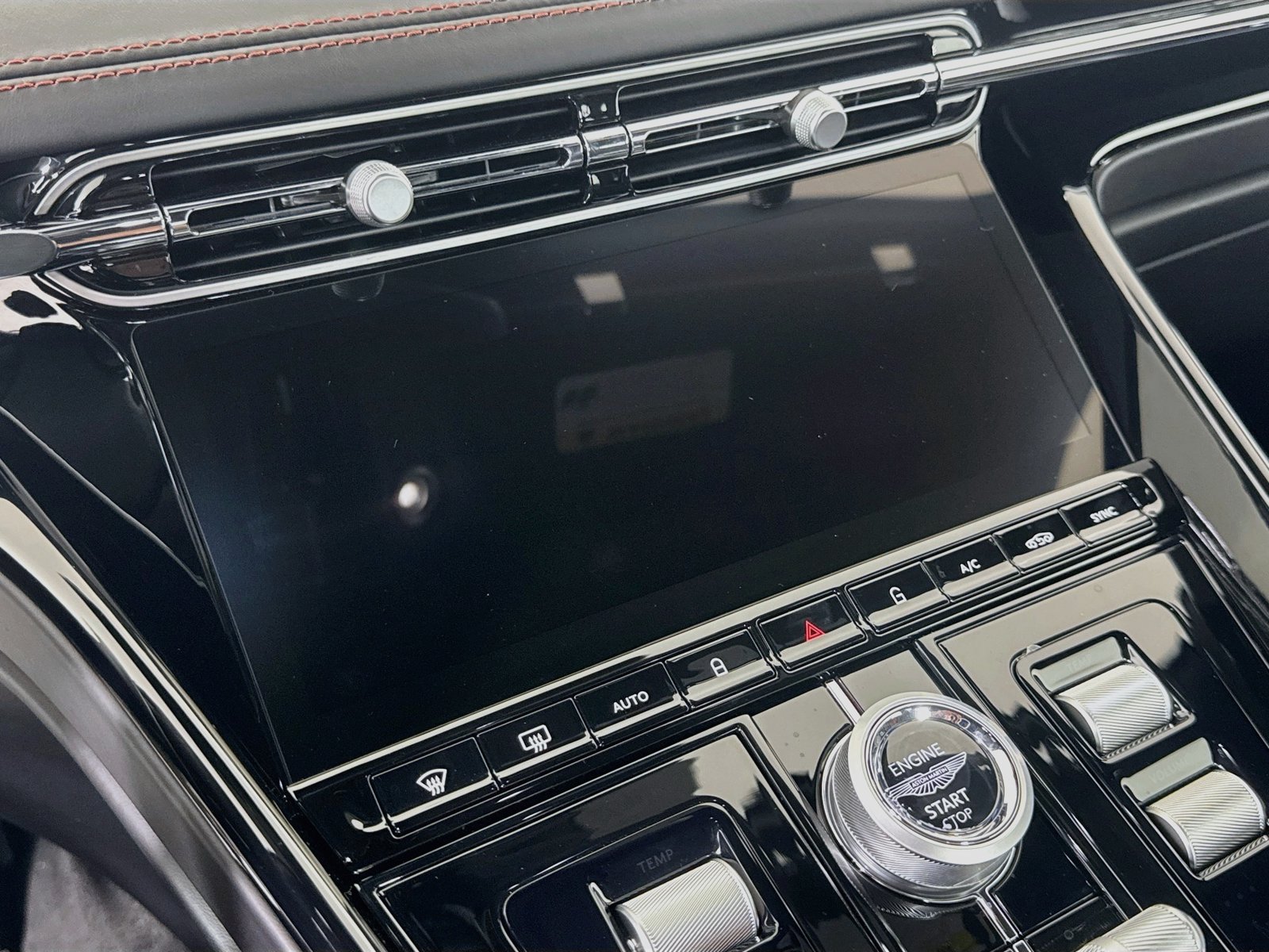 Used 2026 Aston Martin DB12 Convertible RWD image 14