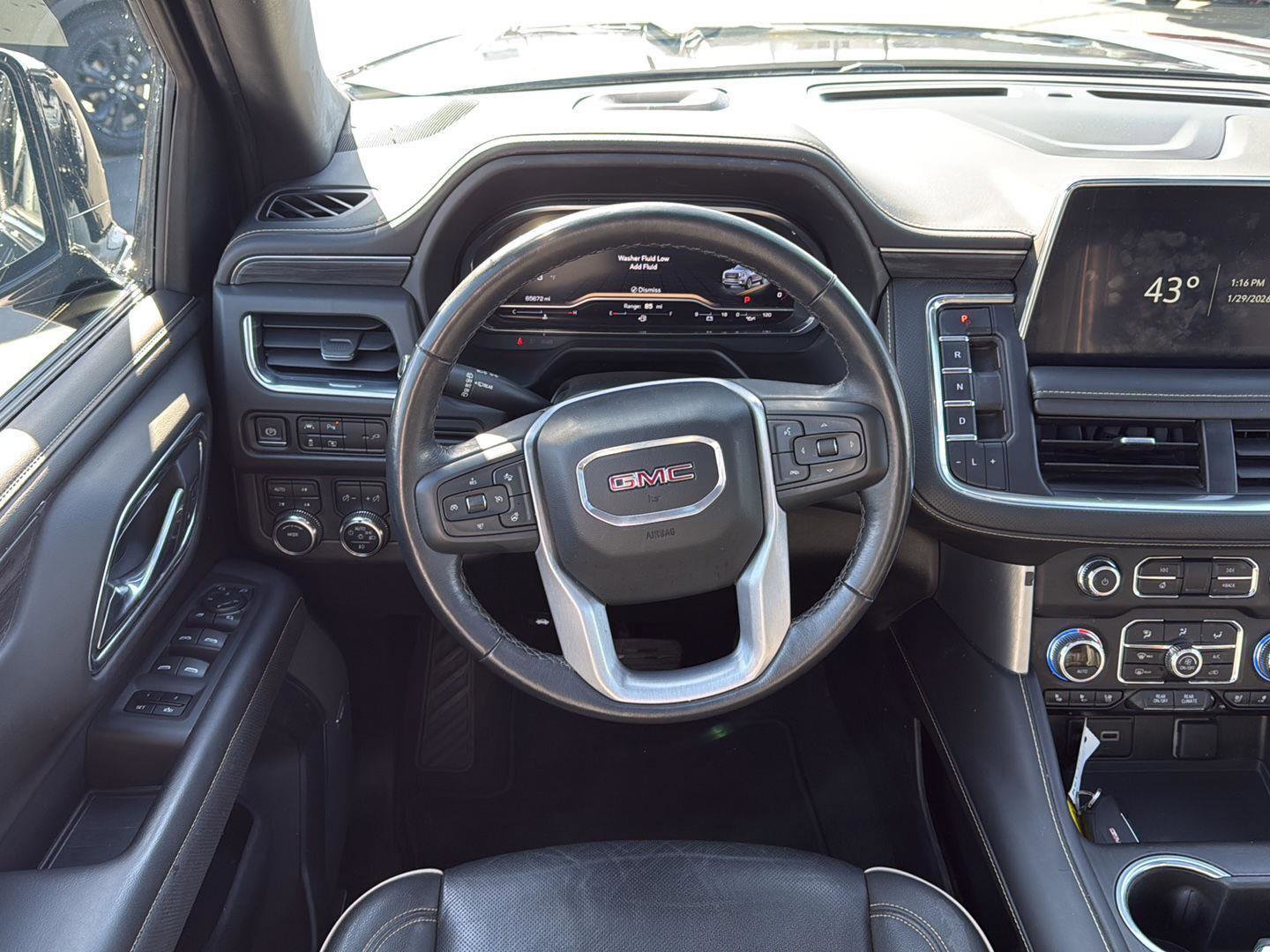 Used 2022 GMC Yukon SLT w/ SLT Luxury Package AWD/4WD image 27