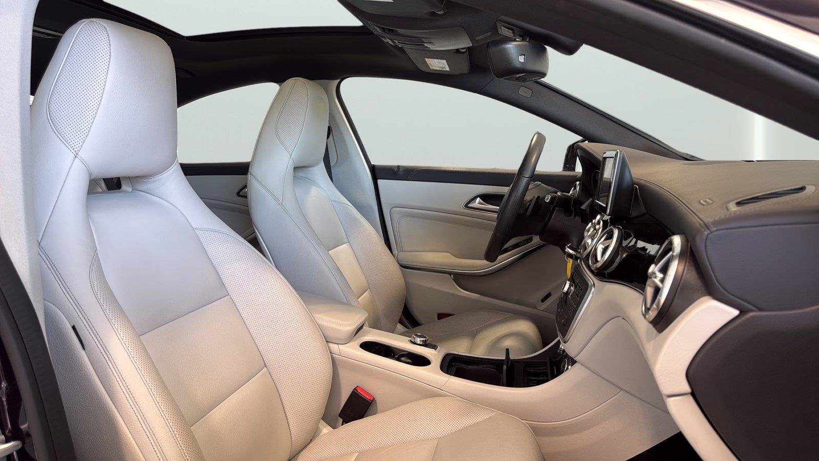 Used 2014 Mercedes-Benz CLA 250 image 16