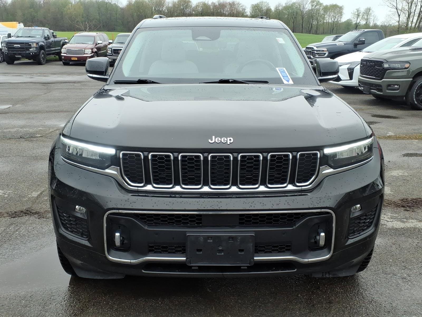 Used 2022 Jeep Grand Cherokee L Overland w/ Luxury Tech Group IV AWD/4WD image 2