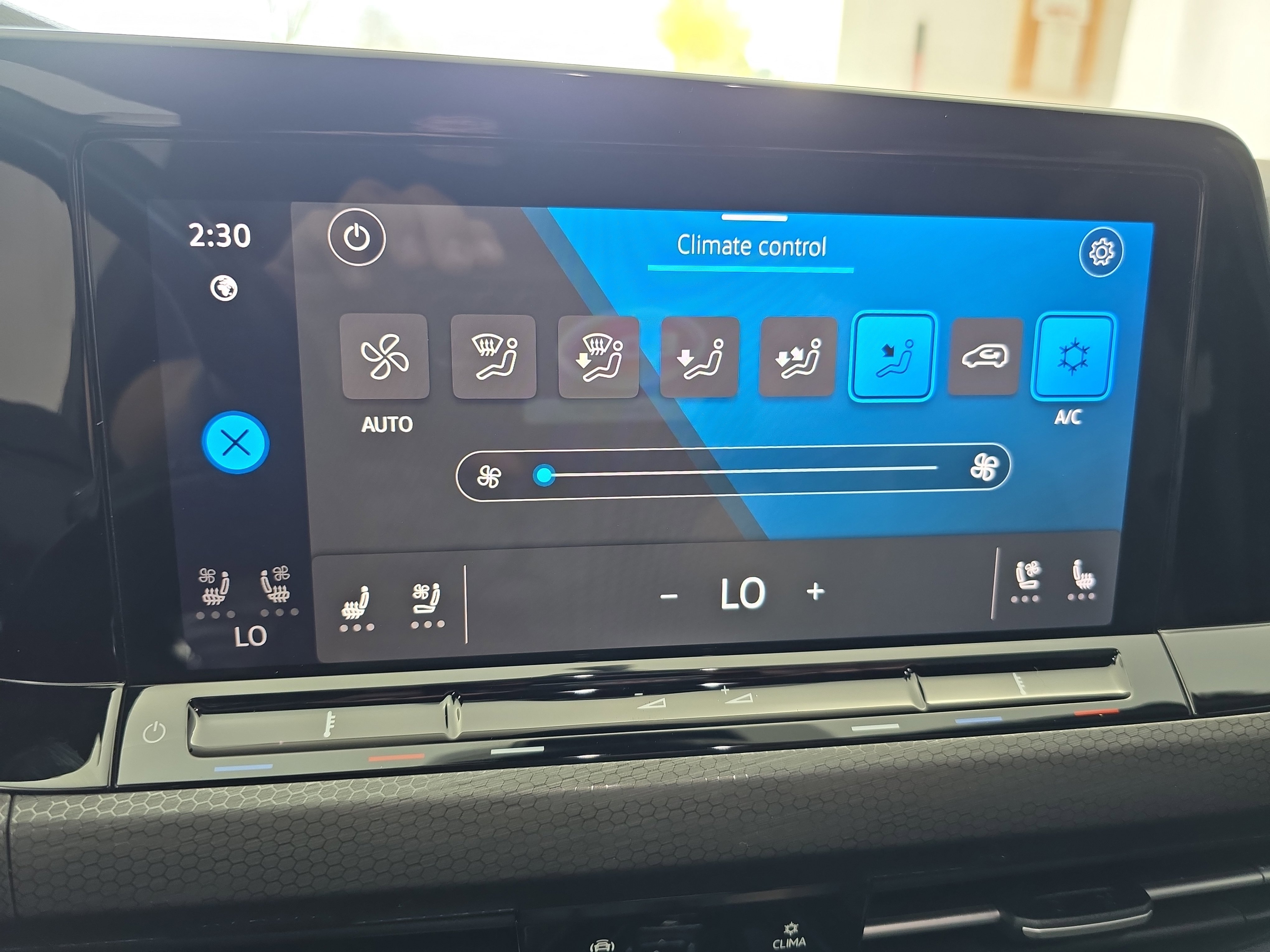 Used 2023 Volkswagen GTI SE image 23