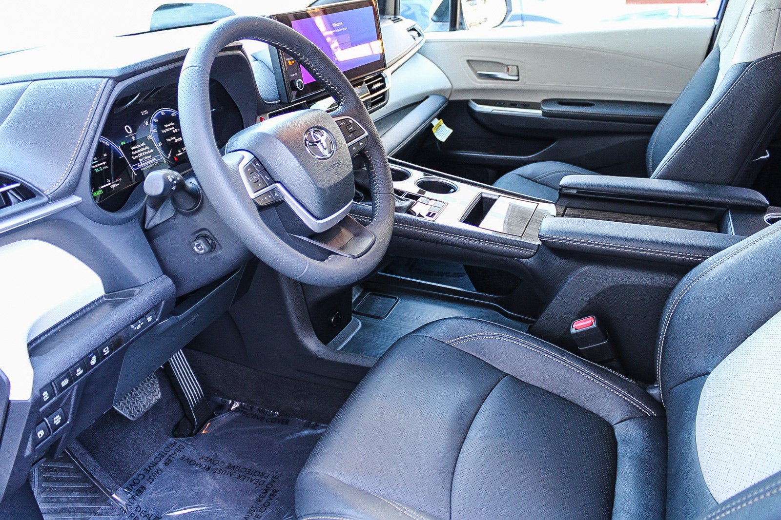 Certified 2026 Toyota Sienna Platinum AWD/4WD image 19