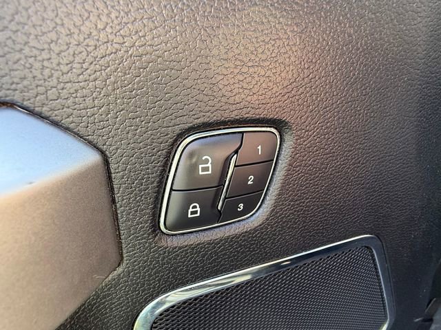 Used 2019 Ford F150 Lariat w/ Equipment Group 502A Luxury AWD/4WD image 14