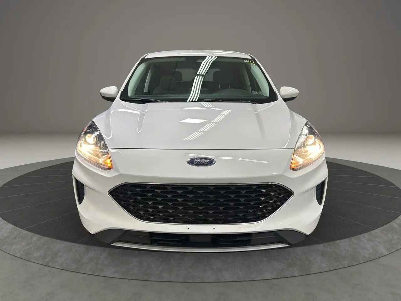 Used 2021 Ford Escape SE w/ Cold Weather Package AWD/4WD image 2